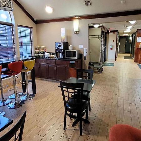 Quality Inn & Suites Columbia I-70 エクステリア 写真
