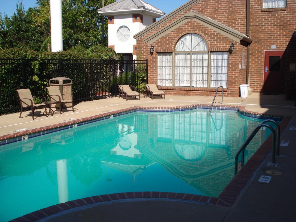 Quality Inn & Suites Columbia I-70 エクステリア 写真