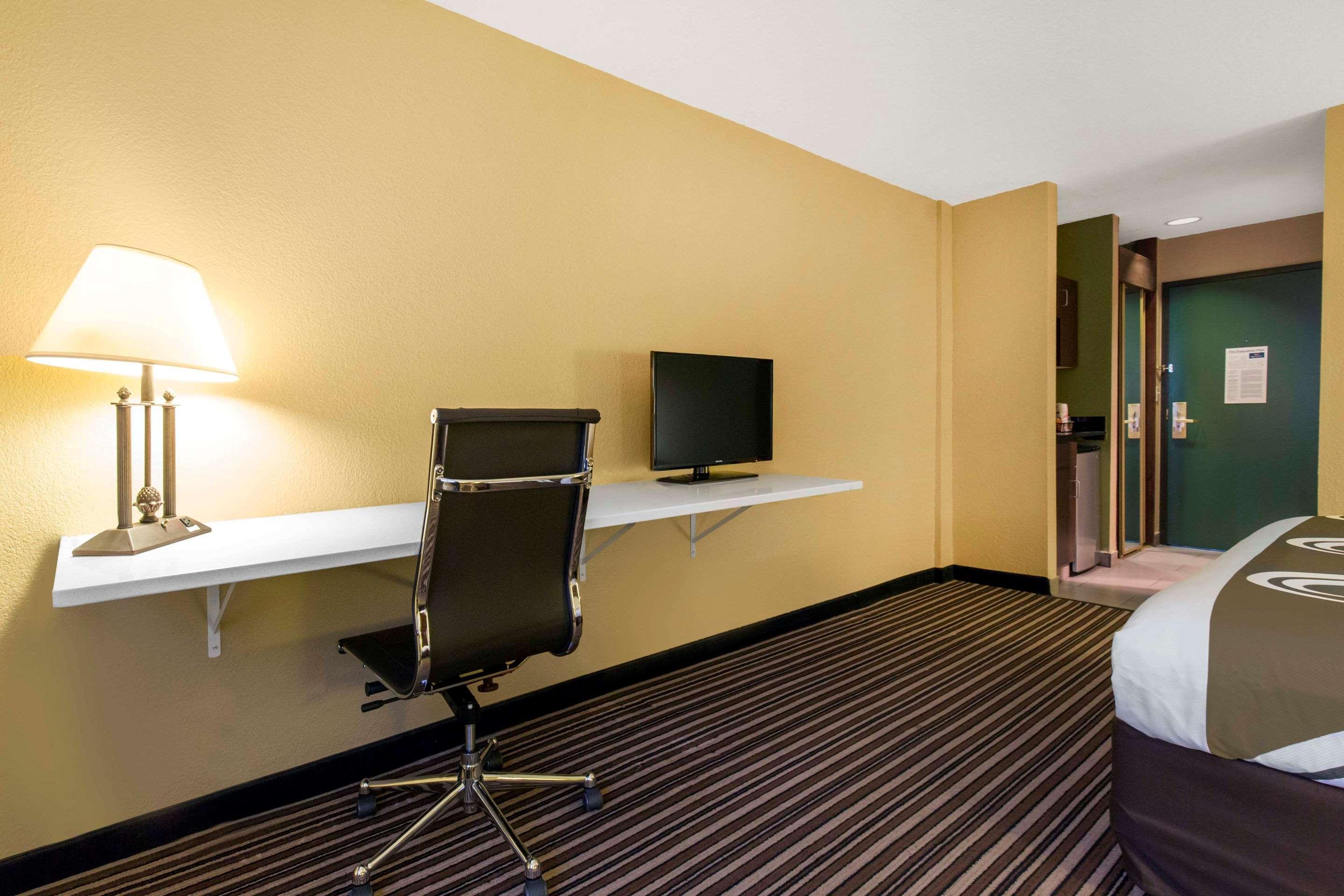 Quality Inn & Suites Columbia I-70 エクステリア 写真