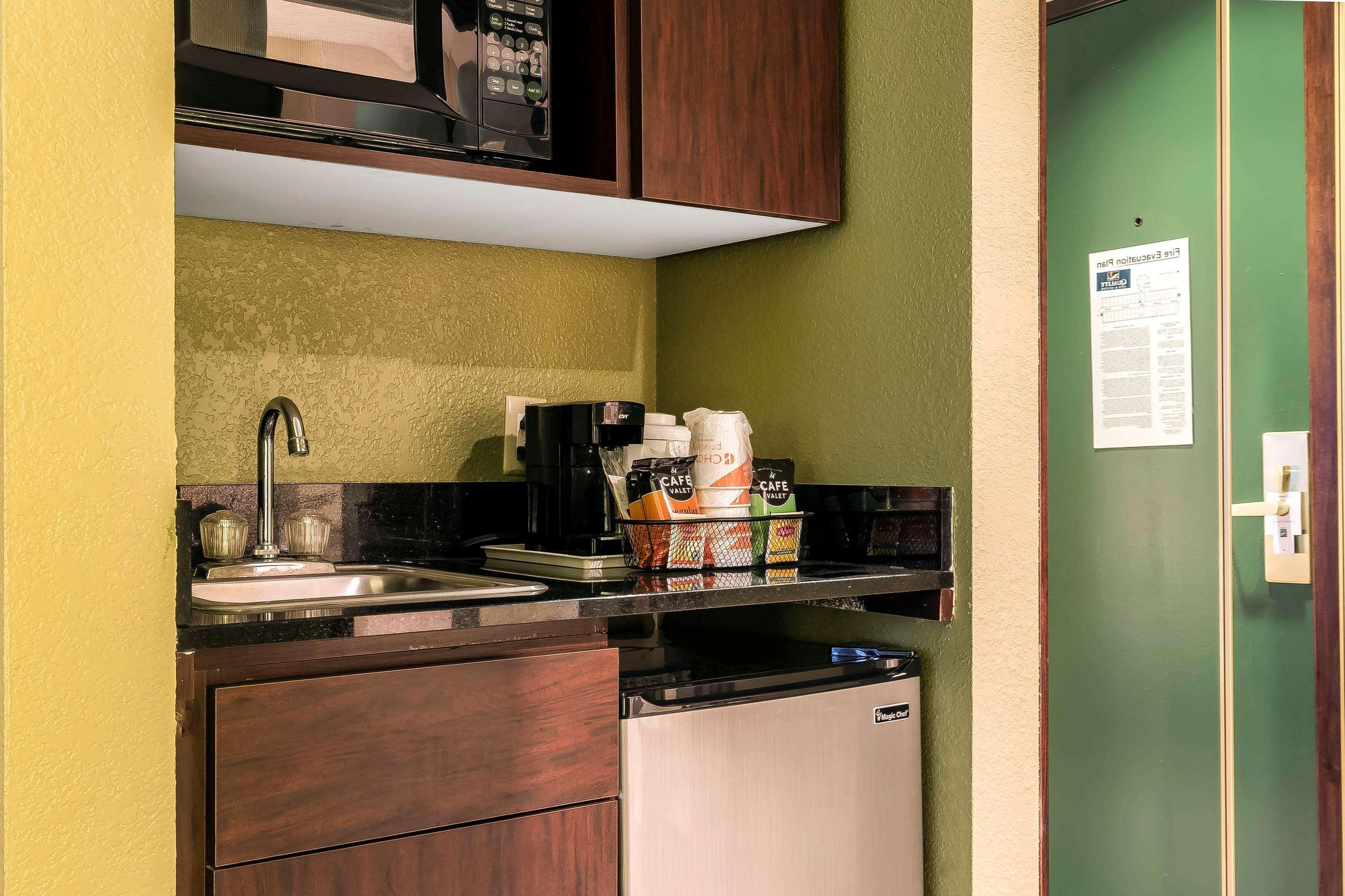 Quality Inn & Suites Columbia I-70 エクステリア 写真
