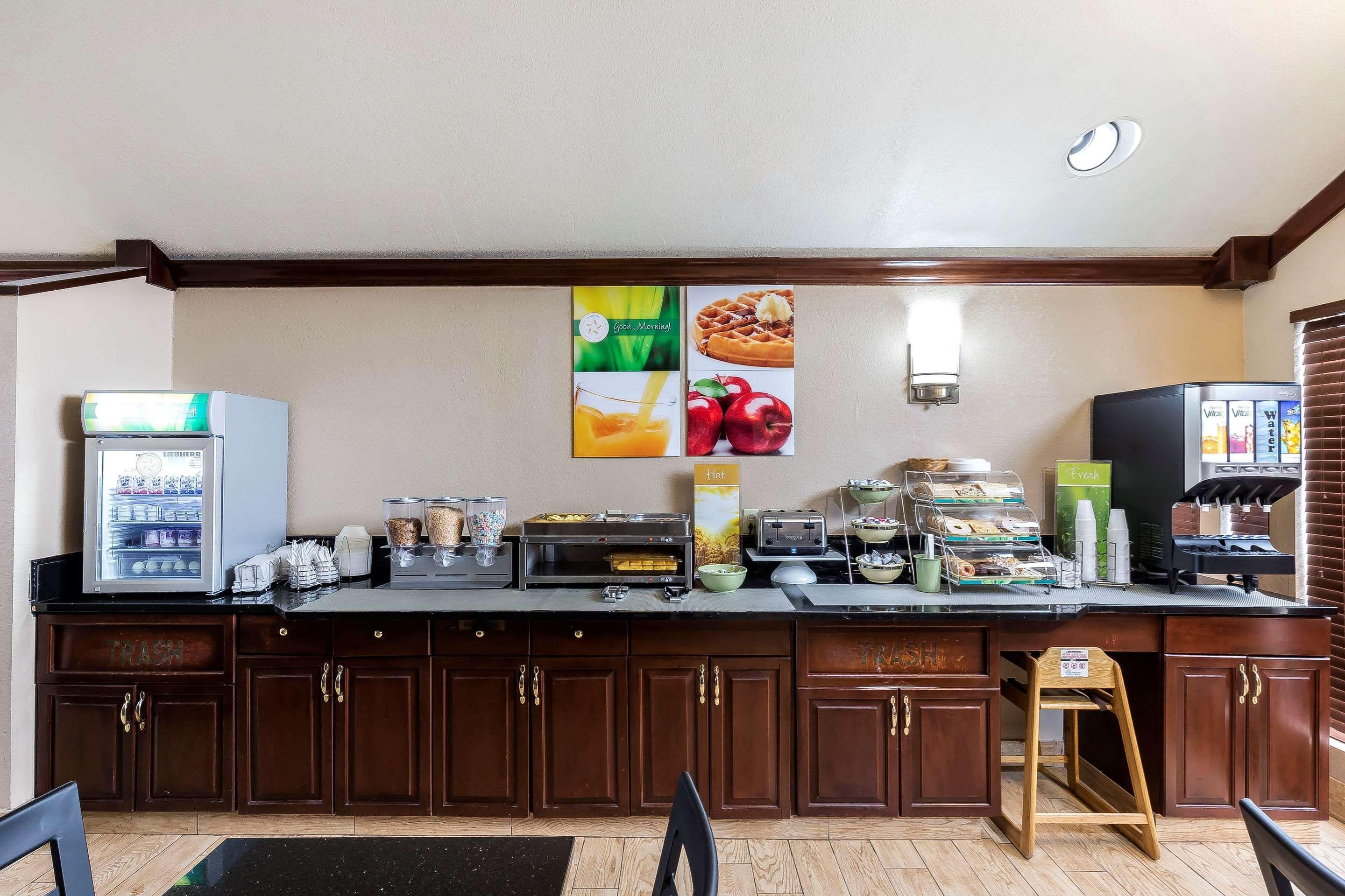 Quality Inn & Suites Columbia I-70 エクステリア 写真