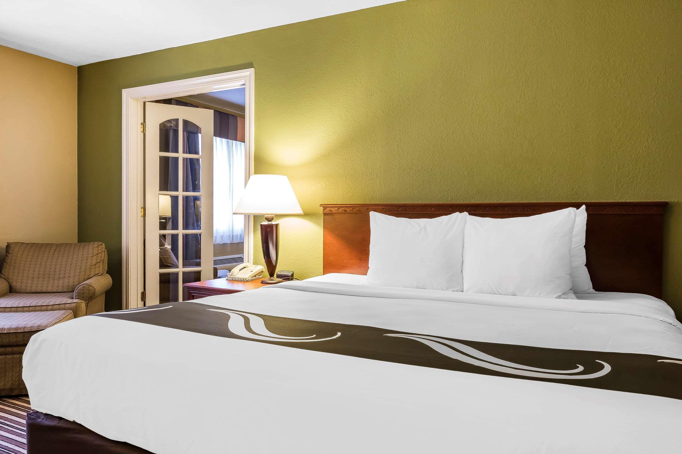 Quality Inn & Suites Columbia I-70 エクステリア 写真