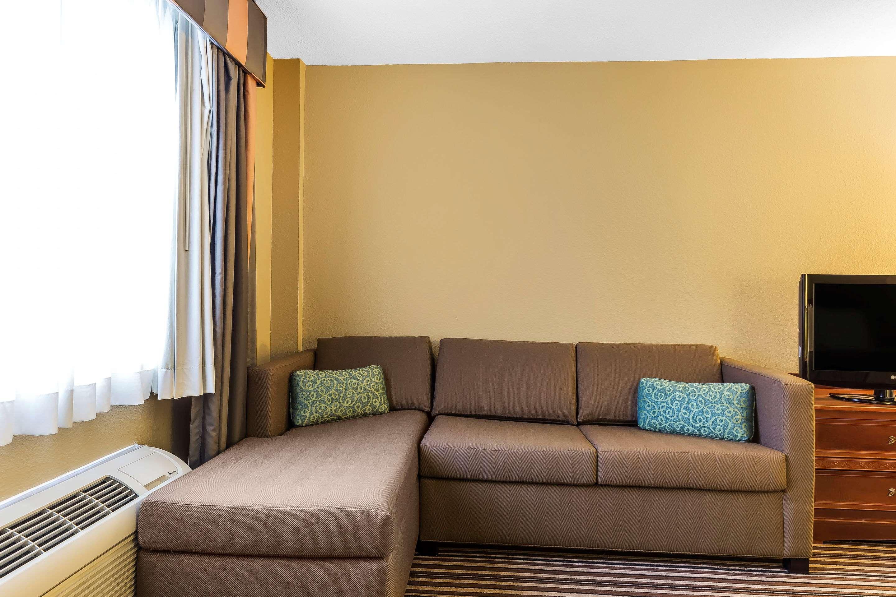 Quality Inn & Suites Columbia I-70 エクステリア 写真