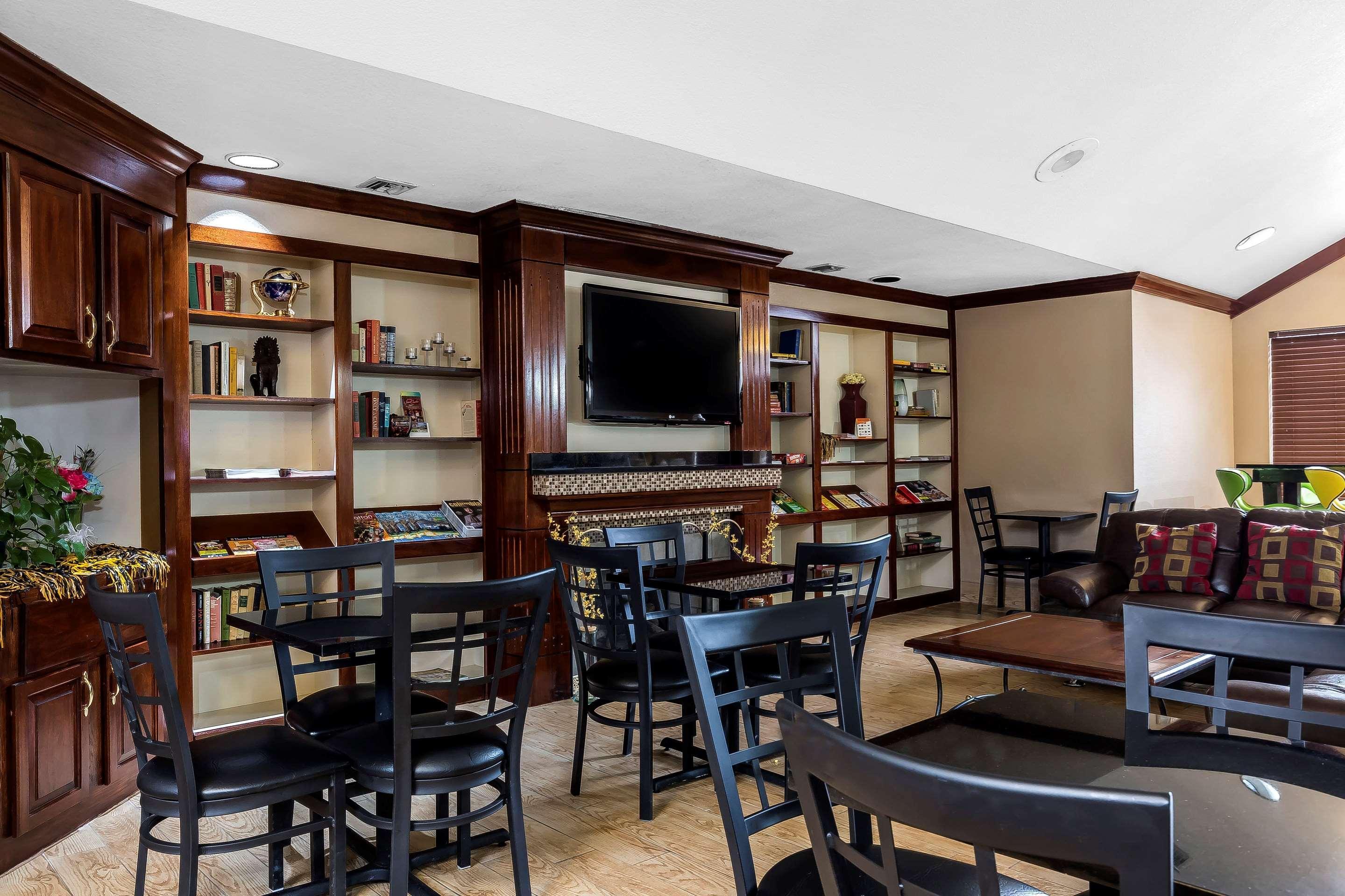 Quality Inn & Suites Columbia I-70 エクステリア 写真